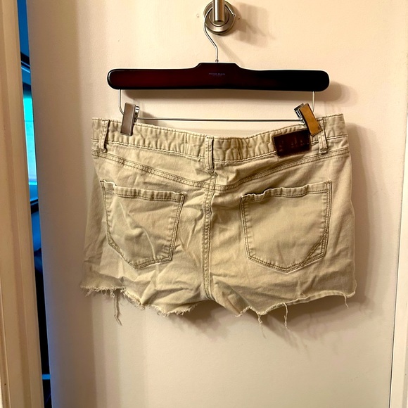 Vintage handmade converse shorts! - Picture 7 of 7